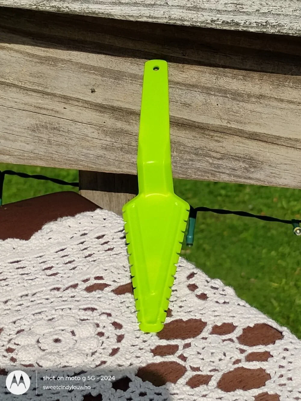 Tupperware Toys miniature Cut N Serve cake pie server Lime Green mini play set